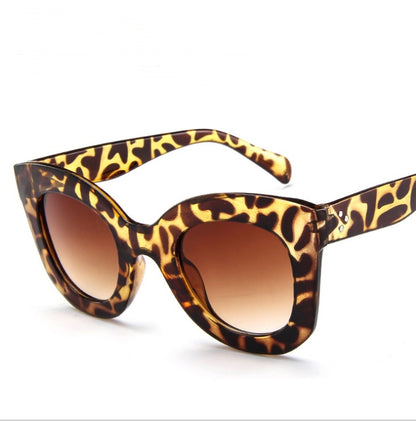 “Women’s Cat Eye Sunglasses – Fashionable UV Protection Eyewear” 🕶️✨ - GM Traders