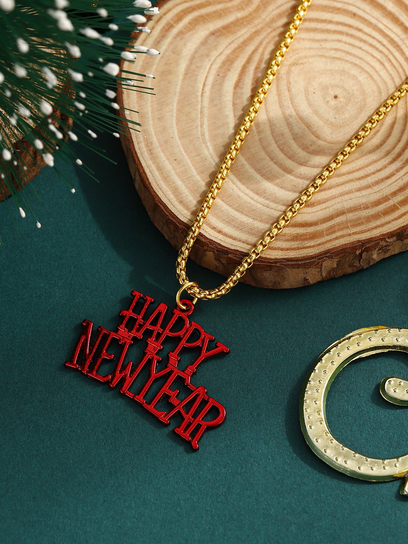 Happy New Year English Letter Necklace – Fashion Classic Unisex Pendant Jewelry | Gold, Silver, Red, Green | Dubai | London | USA | UK | Europe | Canada | Australia
