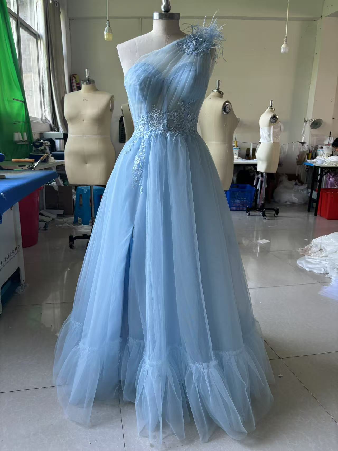 Blue One-Shoulder Feather Wedding Dress | Long Sleeve-less Elegant Bridal Gown