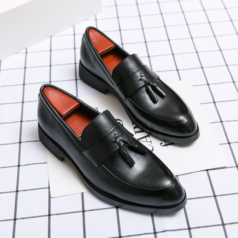 Mens classic leather tassel loafers with orange insole, pointed toe